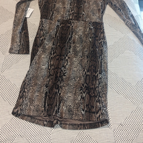 New Windsor Dress - Picture 5 of 7